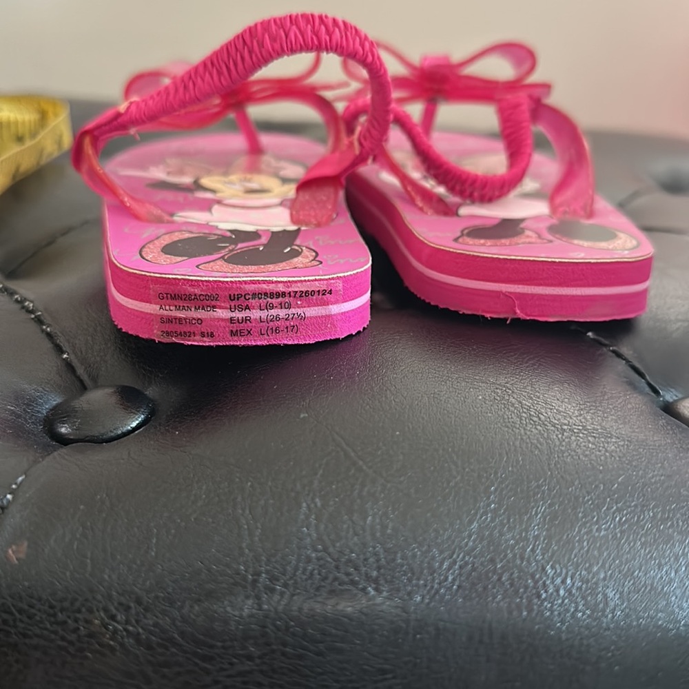Minnie Mouse Sandals - Picture 4 of 4